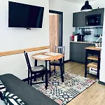 Pauza Spacja דירה *